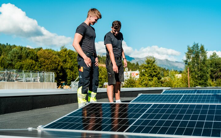 TUSSAINSTALLASJON SOLCELLE 04261