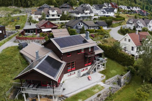 Solcelleinstallasjon privatbustad Volda